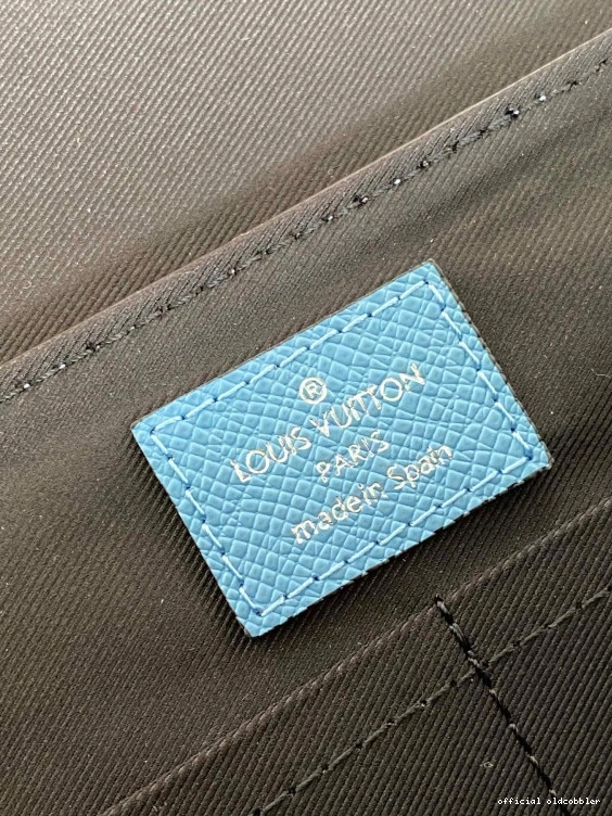 Official oldcobbler VUITTON LOUIS NEW MESSENGER 0823